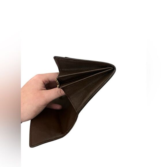 LOUIS VUITTON Damier Ebene Sarah Wallet - Picture 14 of 16